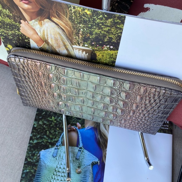 NWT Brahmin Skyler Ombre Quartz Wallet - Picture 8 of 9